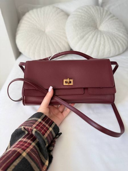 Сумка Balenciaga Bel Air Small Clutch in Burgundy Smooth Calfskin/Aged-Gold Hardware 501 фото