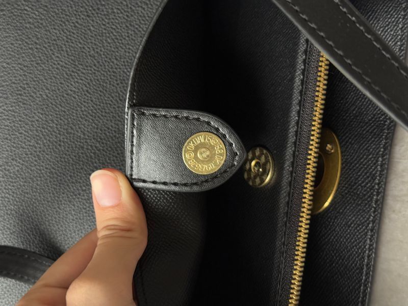 Сумка Coach Willow Tote 34 in Leather Black 991066 фото