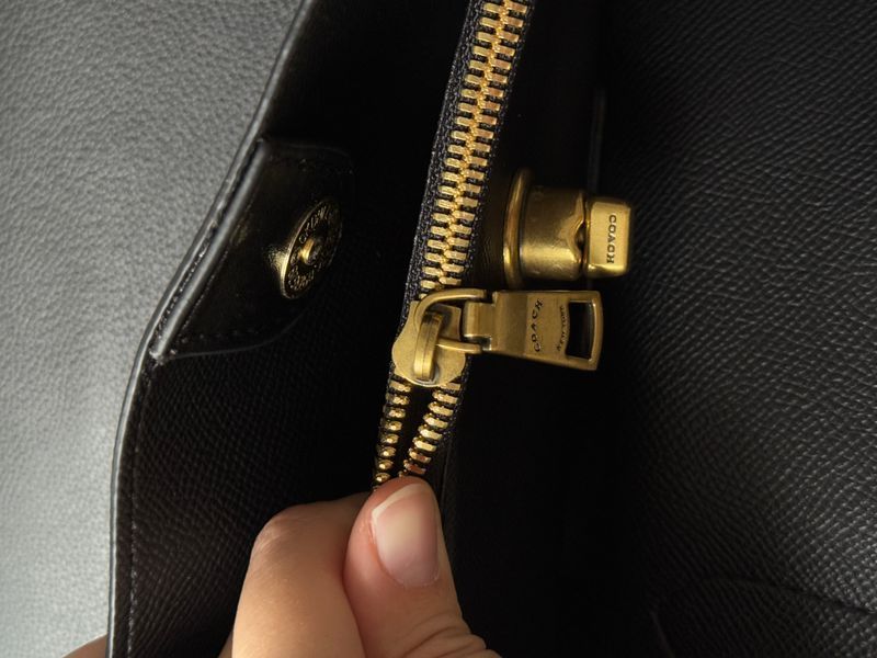 Сумка Coach Willow Tote 34 in Leather Black 991066 фото