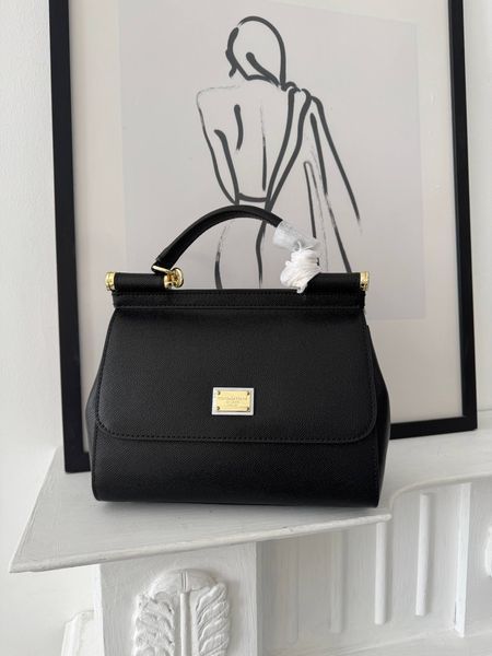 Сумка Dolce & Gabbana Sicily Medium Bag in Black Dauphine Calfskin 19015 фото