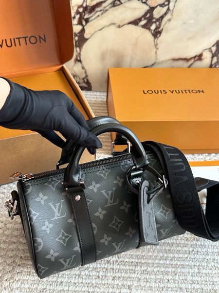 Сумка Louis Vuitton Keepall Bandouli&egrave;re 25 in Monogram Eclipse Reverse Canvas 0741 фото