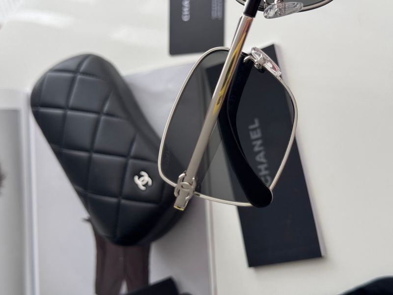 Окуляри Chanel Sunglasses 2219 C.418 S Black/Silver 1406 фото