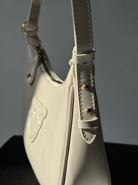 Сумка Pinko Half Moon Bag Simply Cream With Leather Buckle 99304 фото