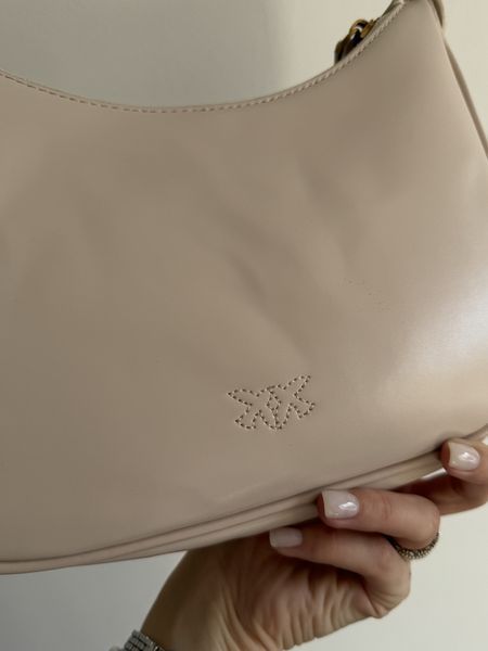 Сумка Pinko Half Moon Bag Simply Cream With Leather Buckle 99304 фото