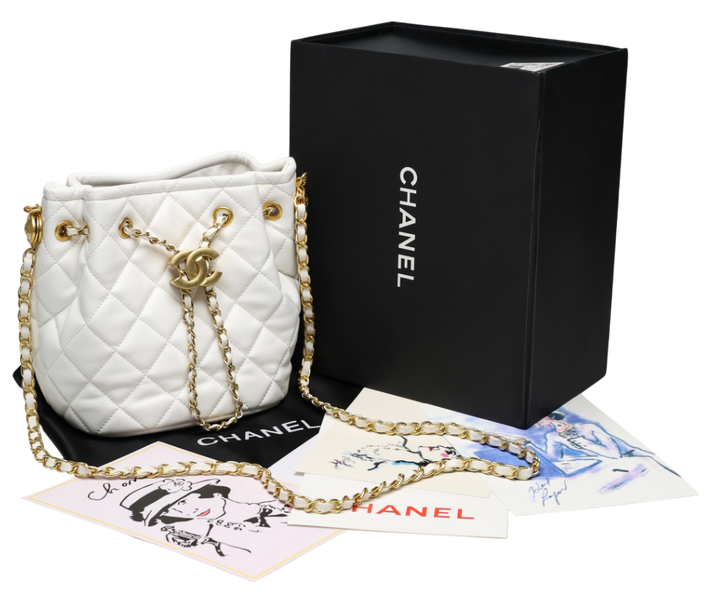 Сумка Chanel Button Bucket Crossbody Bag Lambskin White 991071 фото