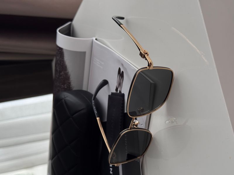 Окуляри Chanel Sunglasses 2219 C.124 S Black/Gold 1406 фото