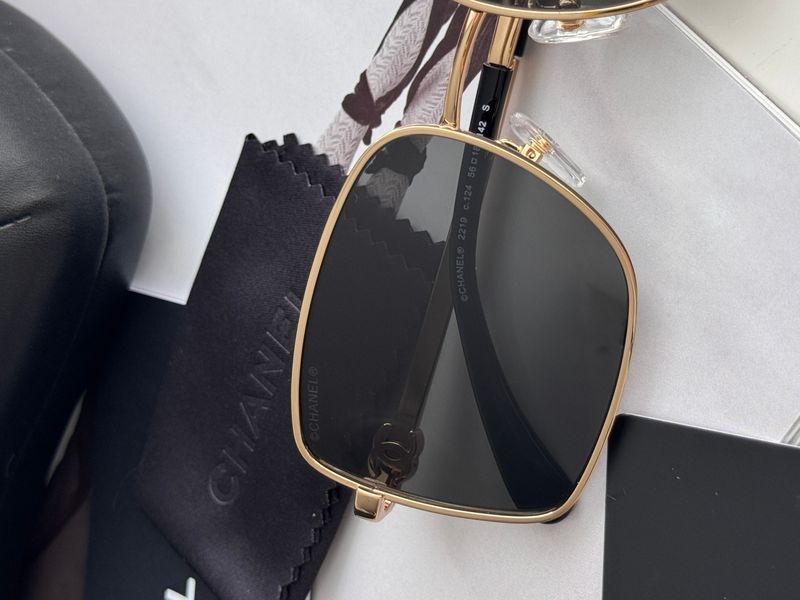 Окуляри Chanel Sunglasses 2219 C.124 S Black/Gold 1406 фото