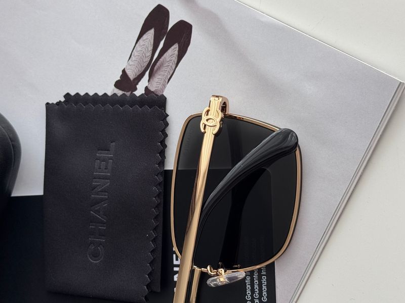Окуляри Chanel Sunglasses 2219 C.124 S Black/Gold 1406 фото