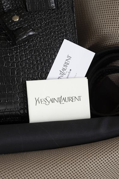 Сумка Saint Laurent Sac De Jour Nano Bag in Crocodile Embossed Patent Black Leather 0424 фото