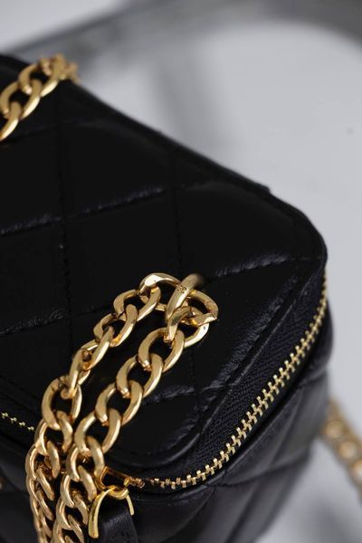 Cумка Chanel Pearl Crush Mini Vanity Bag in Black Quilted Lambskin 393 фото