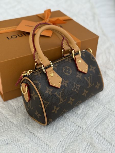 Сумка Louis Vuitton Nano Speedy in Monogram Coated Canvas/Gold Hardware 161 фото