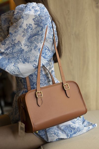 Сумка Coach Swing Zip Bag 26 in Glovetanned Leather 1941 Saddle/Brass Hardware 0543 фото