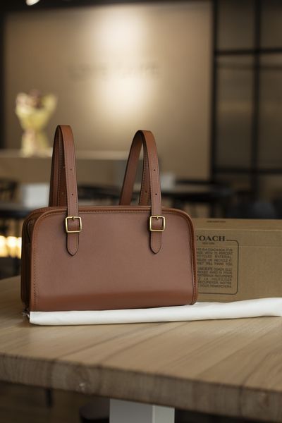 Сумка Coach Swing Zip Bag 26 in Glovetanned Leather 1941 Saddle/Brass Hardware 0543 фото