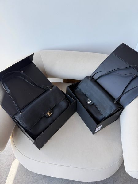 Сумка Chanel Maxi "Souplissimo" Small Flap Bag in Black Grained Calfskin with Gold Hardware 657 фото