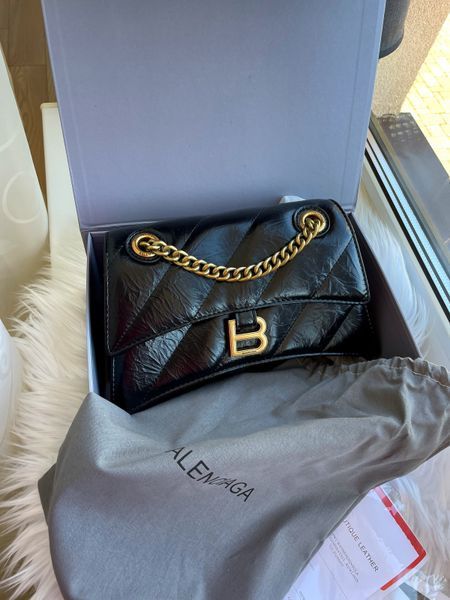 Cумка Balenciaga Crush Small Chain Bag in Black Quilted Leather/Gold Chain 18018 фото