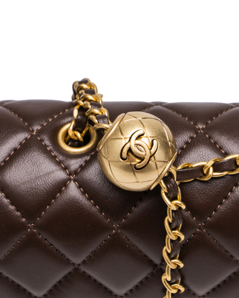 Сумка Chanel Classic 1.55 Small Single Flap in Chocolate Quilted Lambskin/Gold Hardware 240 фото