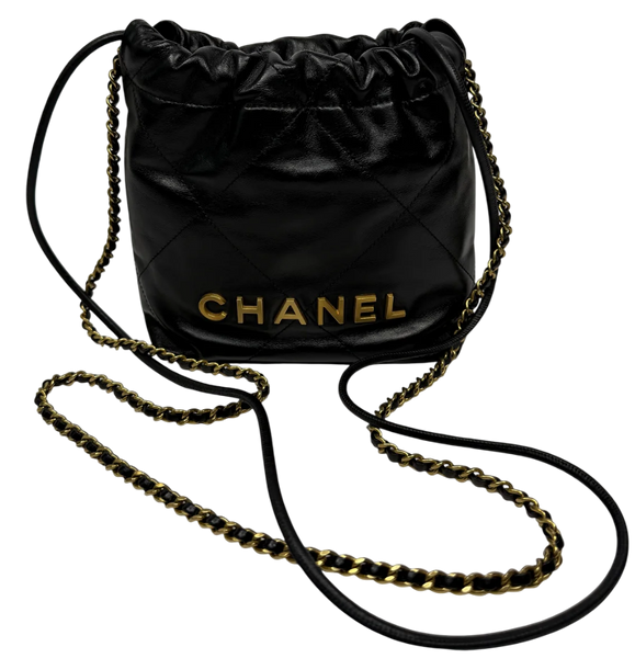 Сумка Chanel 22 Mini Handbag in Shiny Black Calfskin & Gold-Tone Metal 117 фото