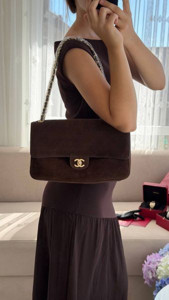 Сумка Chanel Maxi "Souplissimo" Small Flap Bag in Dark Brown Suede with Gold Hardware 657 фото