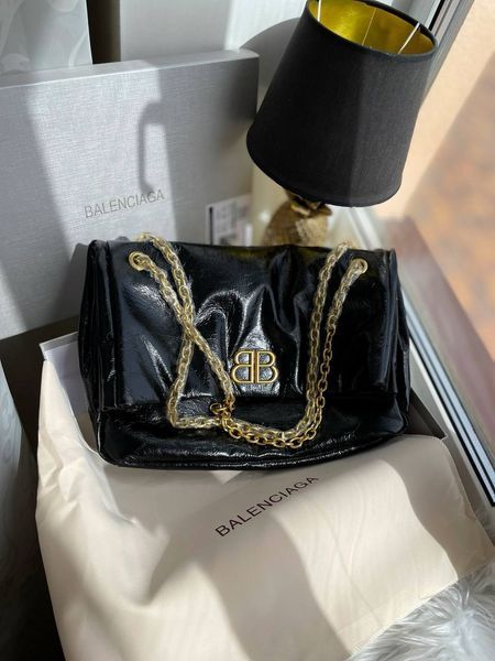 Сумка Balenciaga Monaco Medium Chain Shoulder Bag in Black Leather/Aged-Gold Hardware 169 фото