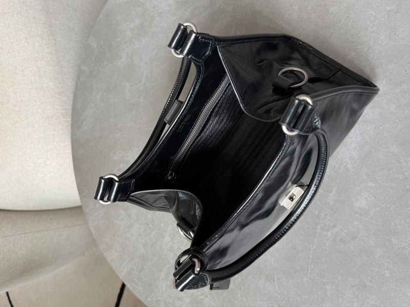 Сумка Prada Medium Tote Bag in Black Leather 991137 фото