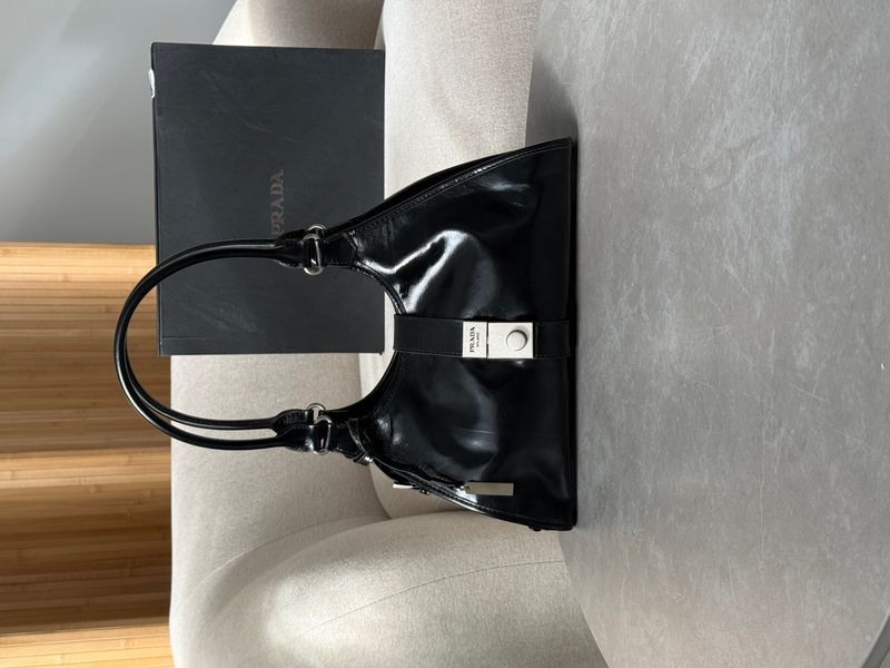Сумка Prada Medium Tote Bag in Black Leather 991137 фото