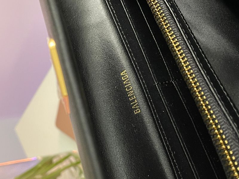 Кошелек Balenciaga Hourglass Continental Wallet Black 88168 фото