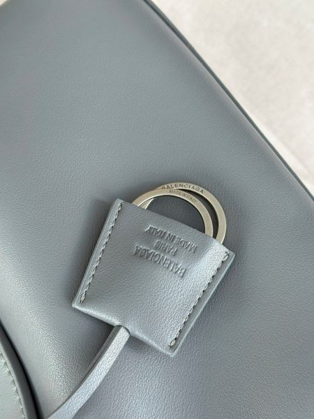 Сумка Balenciaga Rodeo Handbag Mini in Grey Smooth Calfskin/Silver Hardware 406 фото