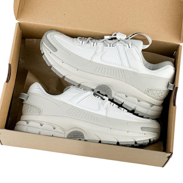 Жіночі кросівки Nike Zoom Vomero Roam Summit White/Light Bone 2551 фото