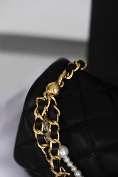 Сумка Chanel Mini Square Pearl Crush Flap Bag in Quilted Lambskin Black/Gold Hardware 0383 фото