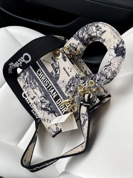 Сумка Dior Medium Lady D-Lite Bag Ivory & Black Embroidered Toile de Jouy Zodiac/Gold Hardware 0391 фото