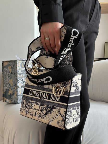 Сумка Dior Medium Lady D-Lite Bag Ivory & Black Embroidered Toile de Jouy Zodiac/Gold Hardware 0391 фото