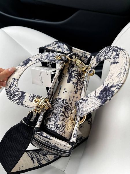Сумка Dior Medium Lady D-Lite Bag Ivory & Black Embroidered Toile de Jouy Zodiac/Gold Hardware 0391 фото