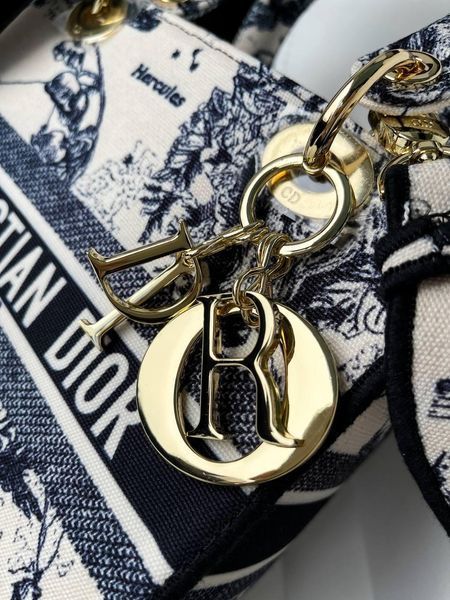 Сумка Dior Medium Lady D-Lite Bag Ivory & Black Embroidered Toile de Jouy Zodiac/Gold Hardware 0391 фото