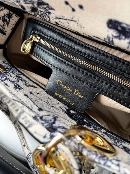 Сумка Dior Medium Lady D-Lite Bag Ivory & Black Embroidered Toile de Jouy Zodiac/Gold Hardware 0391 фото