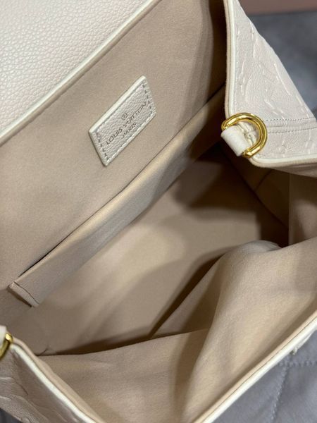 Рюкзак Louis Vuitton Backup Monogram Empreinte Leather Milk 7351 фото