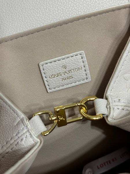 Рюкзак Louis Vuitton Backup Monogram Empreinte Leather Milk 7351 фото