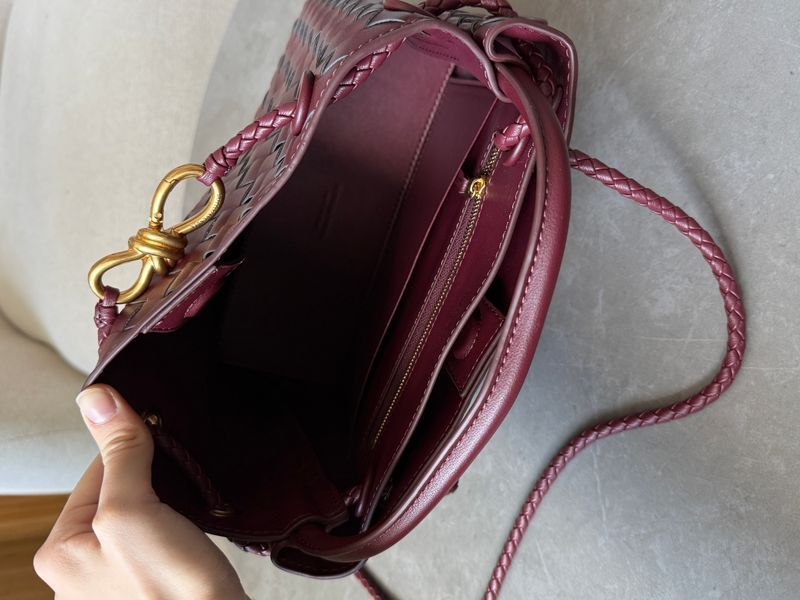 Cумка Bottega Veneta Andiamo Small Bag in Barolo Intrecciato Leather 991249 фото