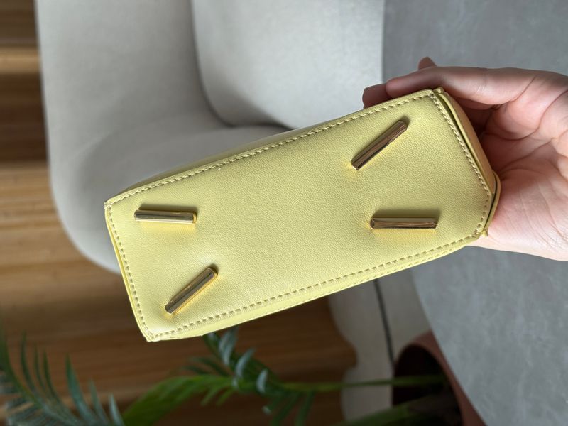 Сумка Loewe Mini Puzzle Edge Bag in Soft Calfskin Dandelion/Palladium Hardware 991144 фото