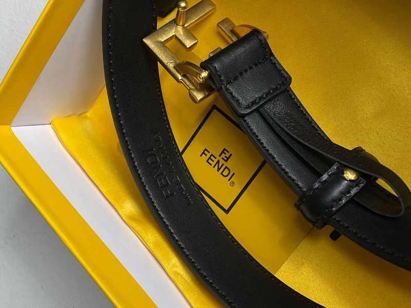 Ремінь Fendi Black Leather Belt with Gold Buckle 66127 фото