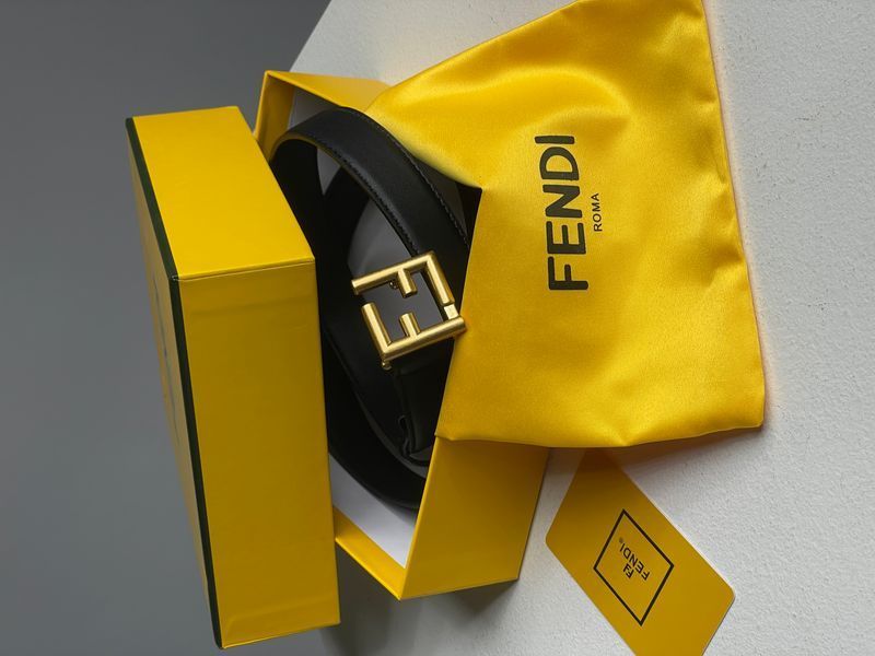 Ремінь Fendi Black Leather Belt with Gold Buckle 66127 фото