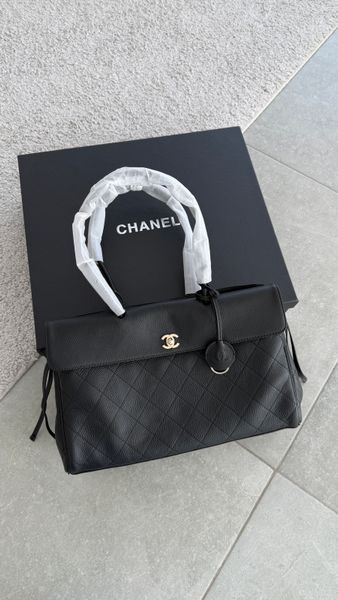 Сумка Chanel Large "Urban Essential" East West Shopping Tote Bag in Black Caviar with Gold Hardware 673 фото