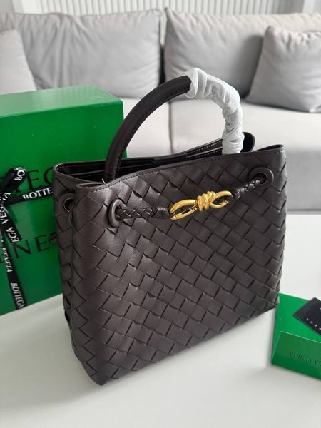 Сумка Bottega Veneta Andiamo Small Bag in Fondant Intrecciato Leather 991249 фото
