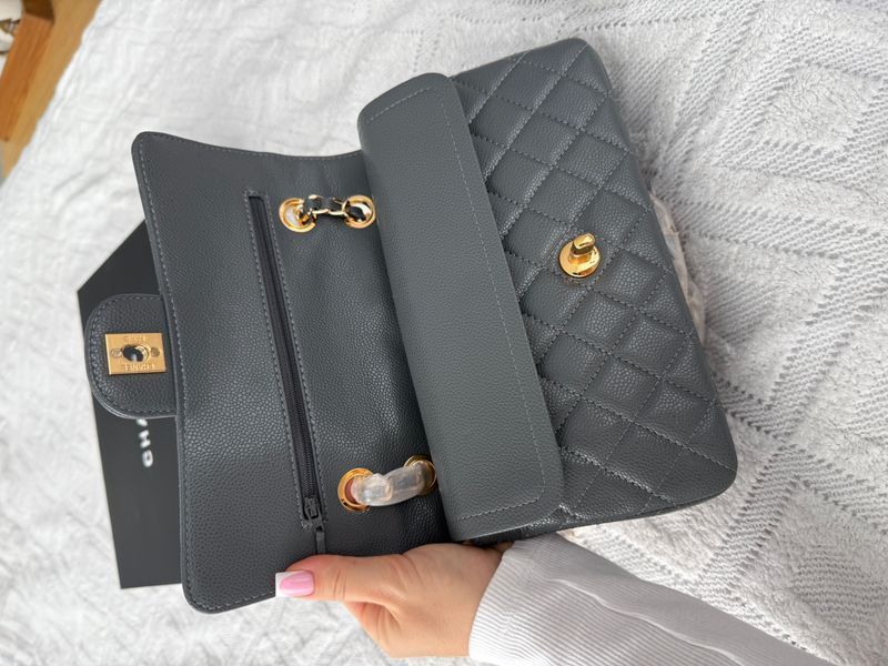 Сумка Chanel Classic Medium Double Flap Bag in Dark Grey Caviar Leather/Gold Hardware 611 фото
