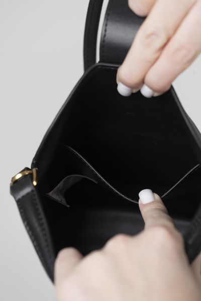 Сумка Celine Louise Small Bucket Bag in Black Smooth Calfskin/Gold Hardware 0423 фото