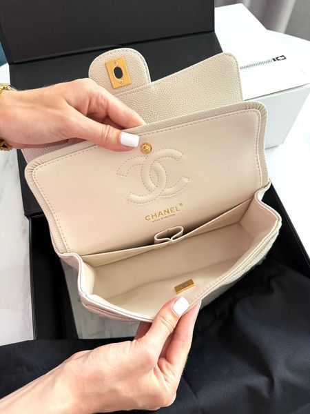 Cумка Chanel Classic Small Double Flap Bag in Beige Caviar Quilted Leather with Gold Tone Hardware Premium 611 фото