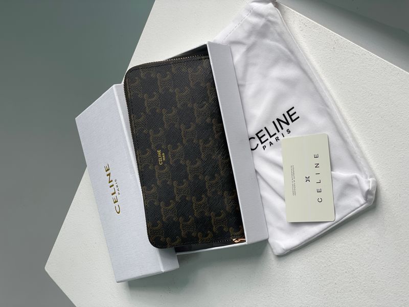Гаманець Celine Large Zipped Wallet in Triomphe Canvas Brown 88157 фото