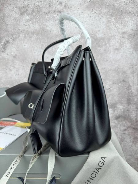 Сумка Balenciaga Bel Air Carry All Bag Medium in Black Smooth Calfskin/Aged-Silver Hardware 18013 фото