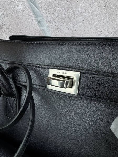Сумка Balenciaga Bel Air Carry All Bag Medium in Black Smooth Calfskin/Aged-Silver Hardware 18013 фото