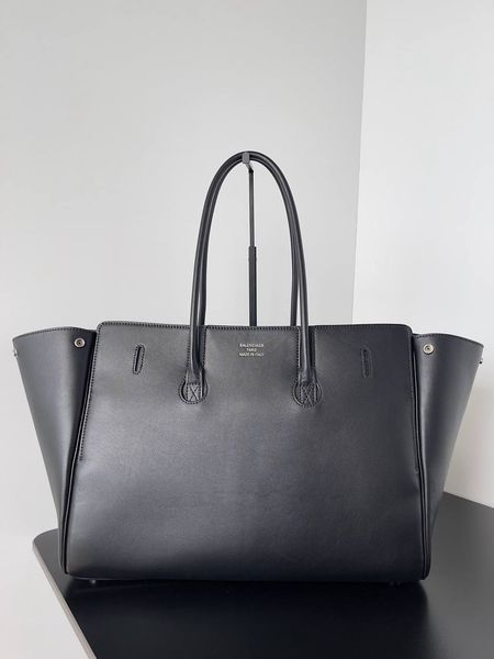 Сумка Balenciaga Bel Air Carry All Bag Medium in Black Smooth Calfskin/Aged-Silver Hardware 18013 фото