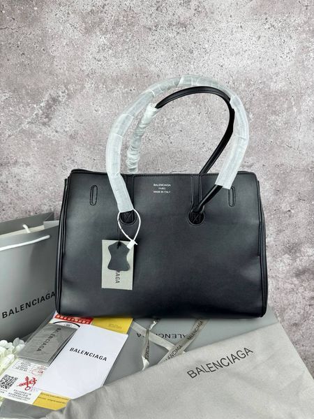 Сумка Balenciaga Bel Air Carry All Bag Medium in Black Smooth Calfskin/Aged-Silver Hardware 18013 фото